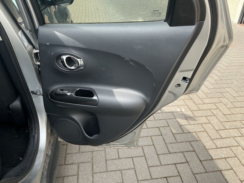 Nissan Juke 1.6 Acenta 2013 – снимка 32