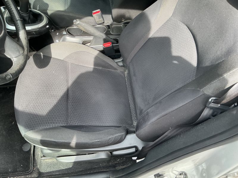 Nissan Juke 1.6 Acenta 2013 – снимка 34