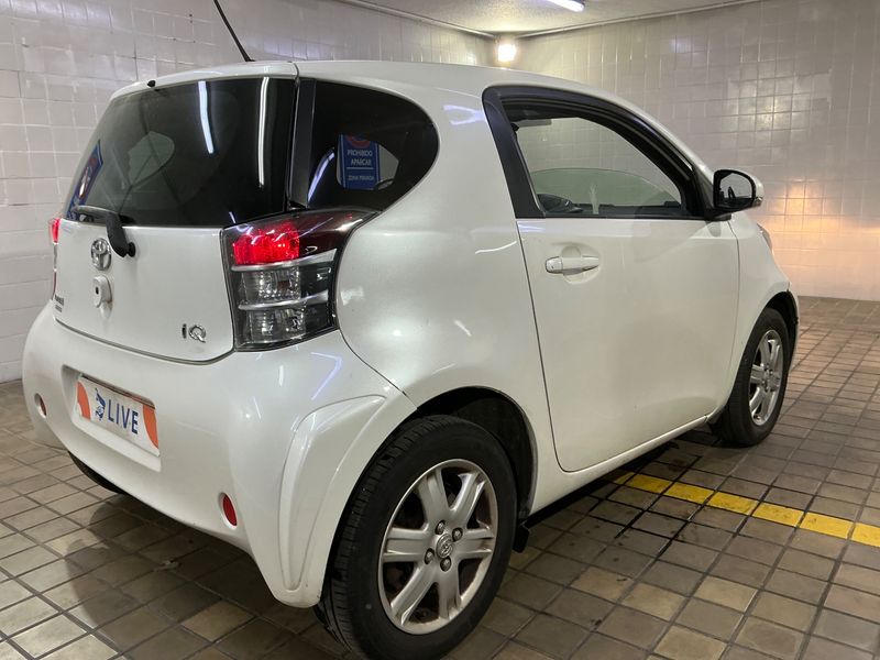 Toyota iQ 1.0 VVT-i — zdjęcie 2
