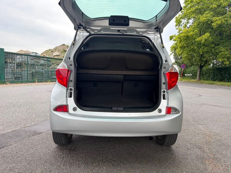 Toyota Verso-S 1.33 Dual VVT-i Club — zdjęcie 9