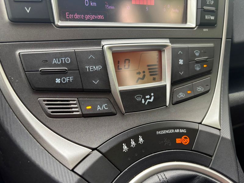 Toyota Verso-S 1.33 Dual VVT-i Club — zdjęcie 24