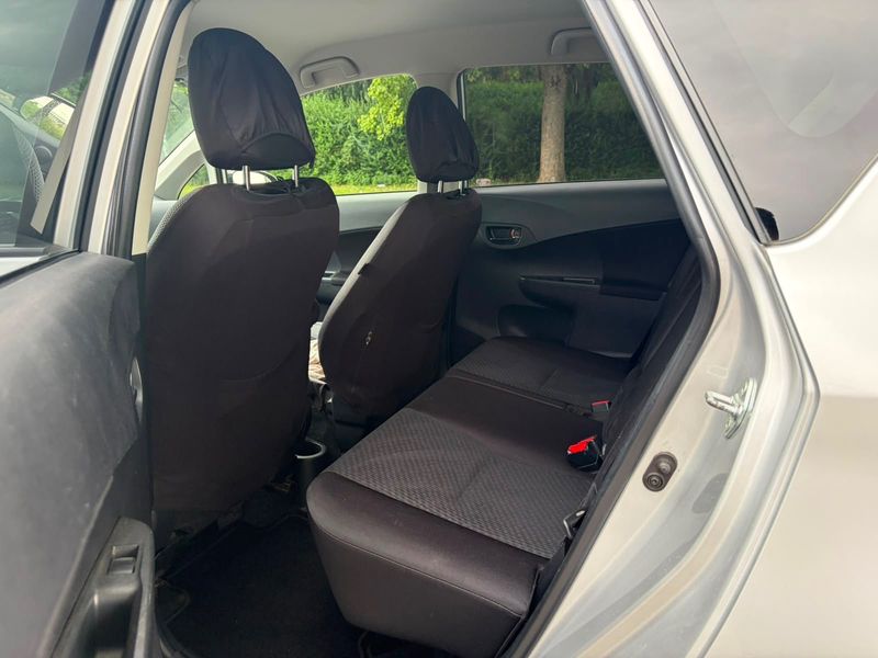 Toyota Verso-S 1.33 Dual VVT-i Club — zdjęcie 20