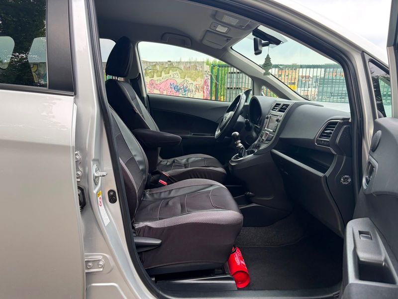Toyota Verso-S 1.33 Dual VVT-i Club — zdjęcie 10