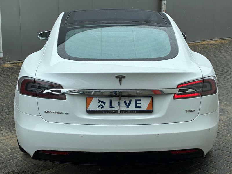 Tesla Model S 85 — zdjęcie 4