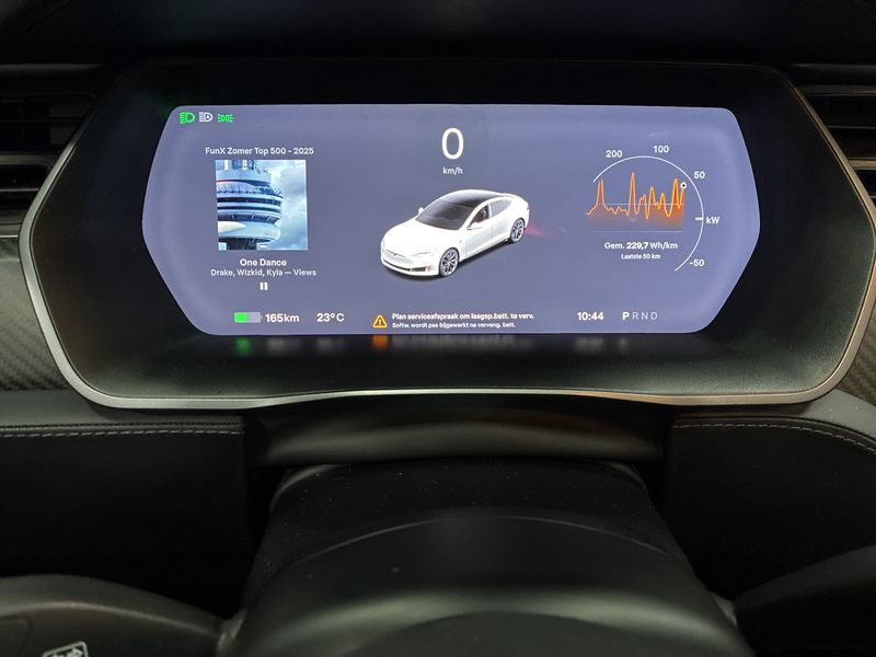 Tesla Model S 85 — zdjęcie 12