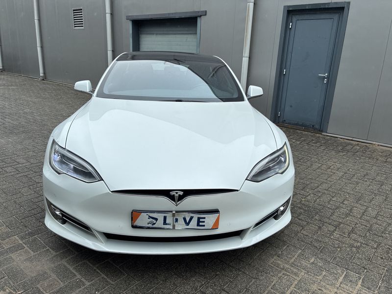 Tesla Model S 85 — zdjęcie 7