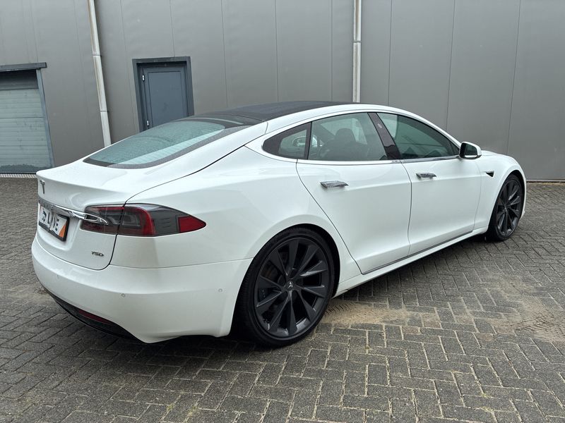 Tesla Model S 85 — zdjęcie 5