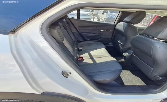 Peugeot 2008 1.5 Blue-HDi Allure — zdjęcie 13