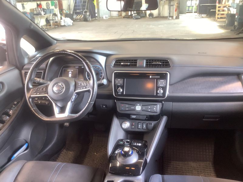 Nissan Leaf electric drive 110 kW Acenta — zdjęcie 12