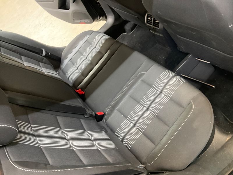 Volkswagen Golf VI 2.0 TDI Match BlueMotion Tech 2012 – снимка 36