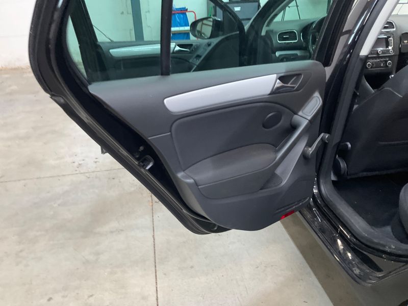 Volkswagen Golf VI 2.0 TDI Match BlueMotion Tech 2012 – снимка 37
