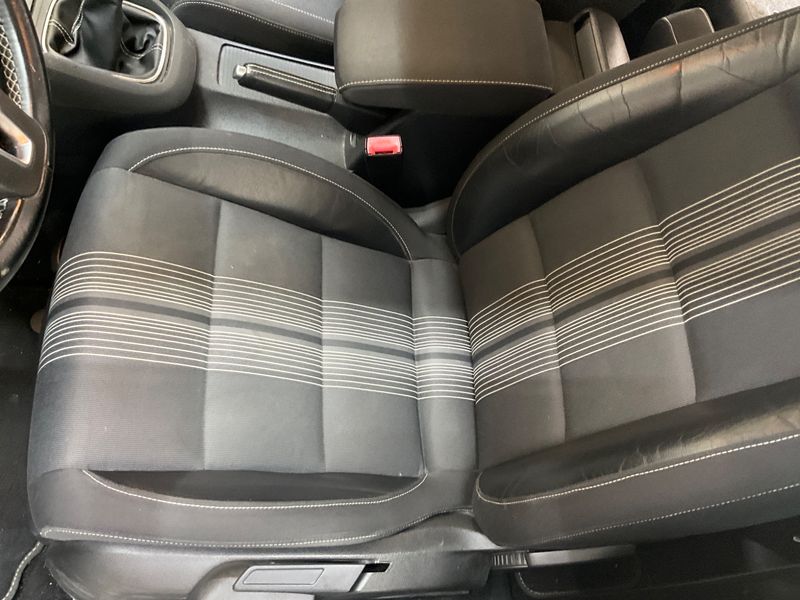 Volkswagen Golf VI 2.0 TDI Match BlueMotion Tech 2012 – снимка 39