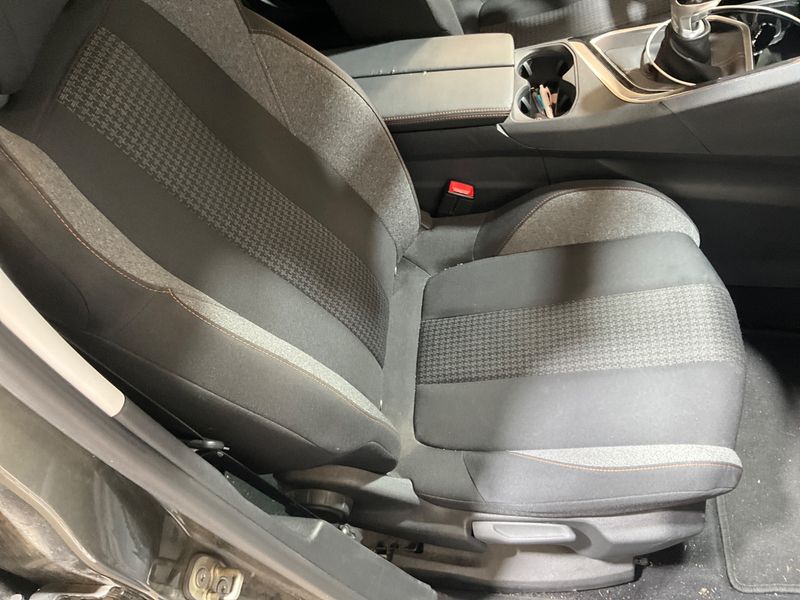 Peugeot 3008 1.5 Blue-HDi Active Business 2019 – снимка 35