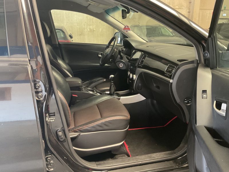 Ssangyong Korando 2.0 TD Classy 4x2 — zdjęcie 3