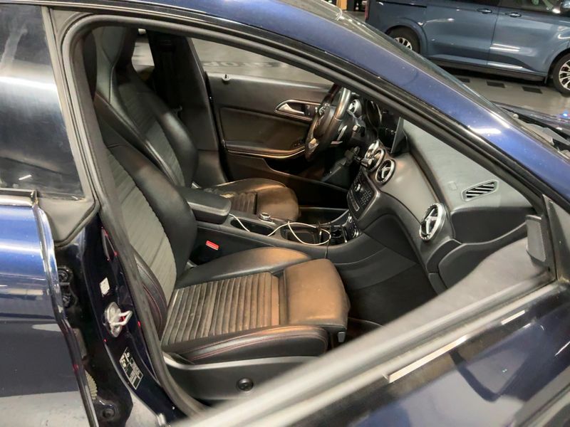 Mercedes-Benz CLA-Klasse CLA 220 d Shooting Brake Fascination 2019 – снимка 16