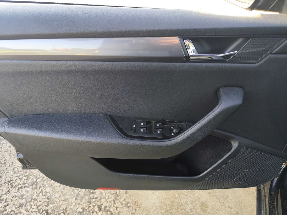 Skoda Superb 2017 — photo 18