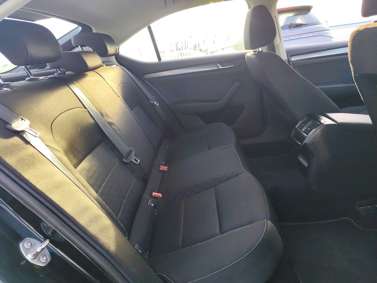 Skoda Superb 2017 — photo 15