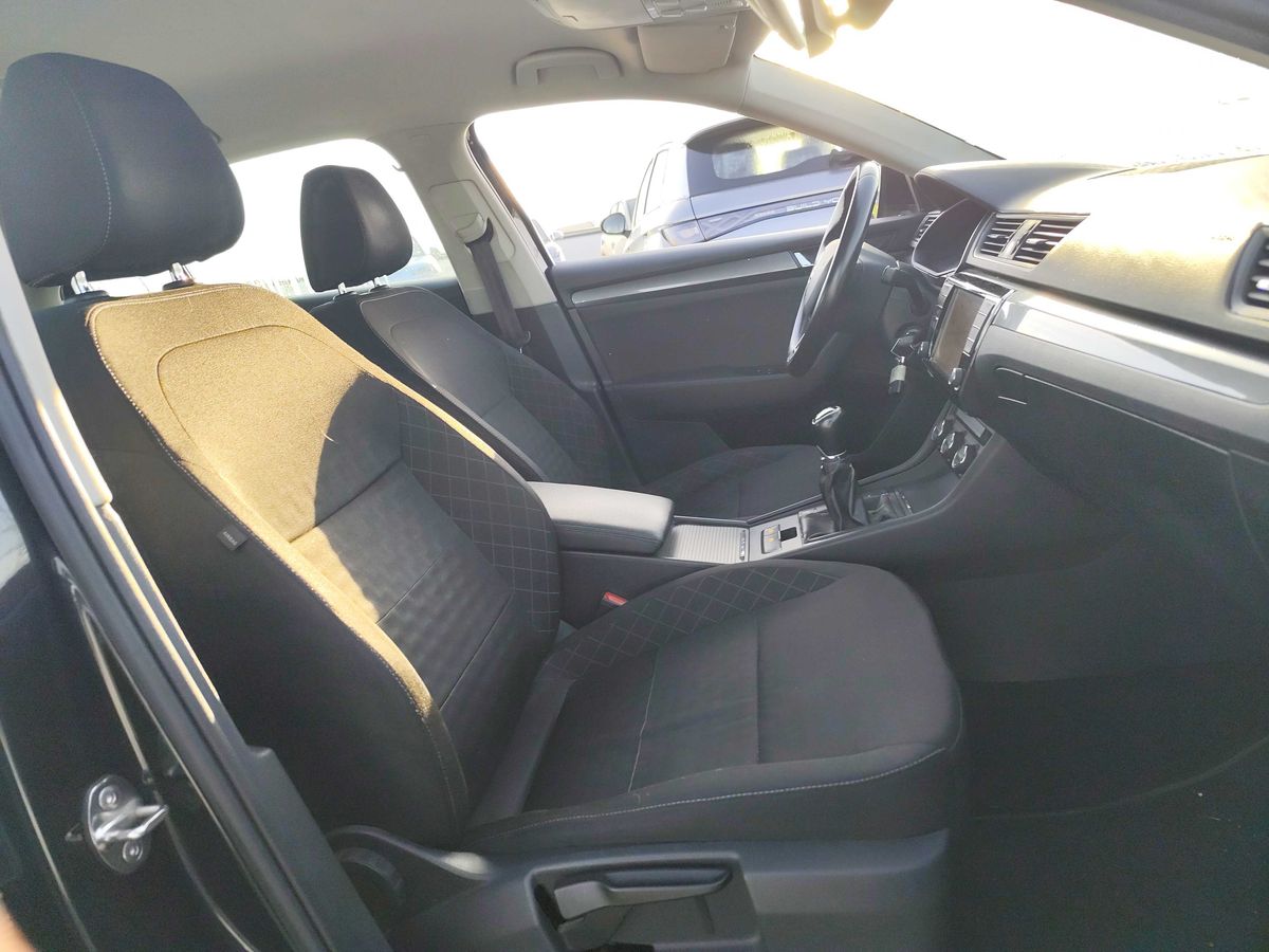 Skoda Superb 2017 — photo 11