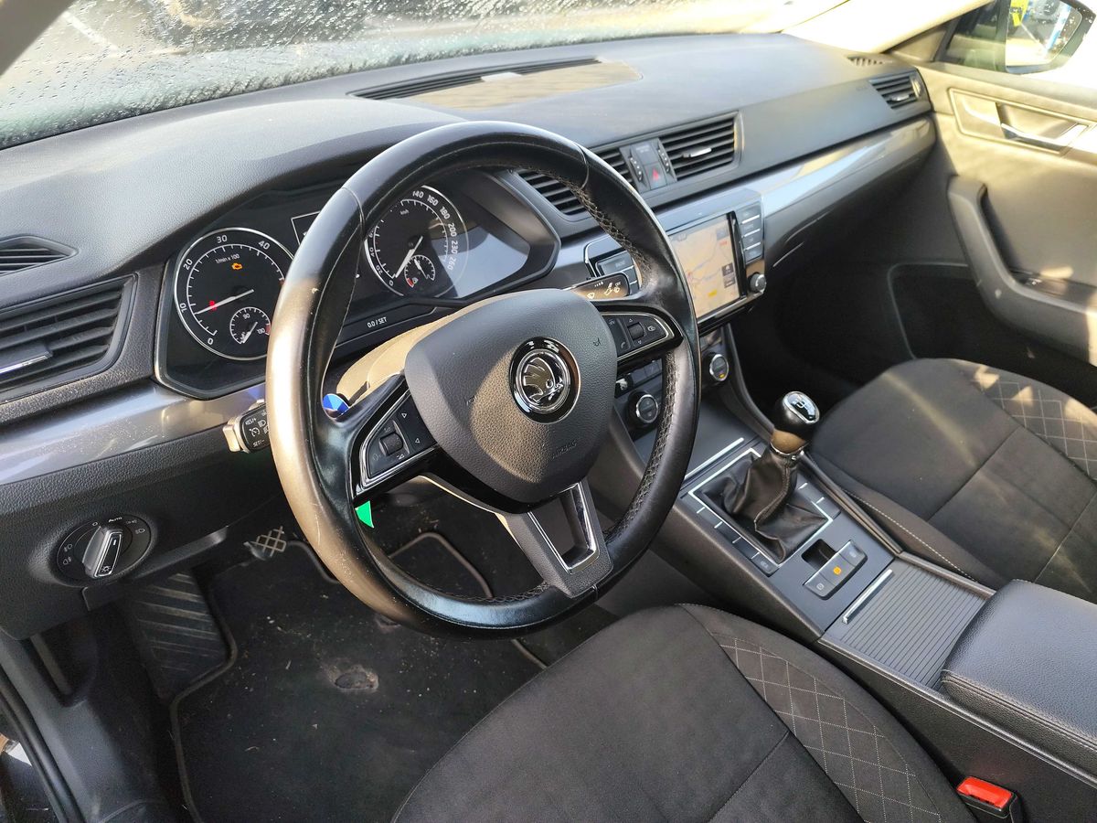 Skoda Superb 2017 — photo 19