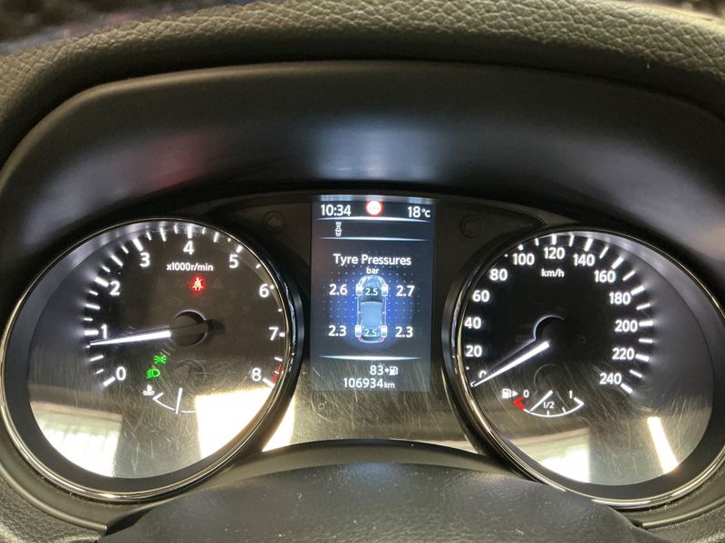 Nissan Qashqai 1.2 Tekna — zdjęcie 13