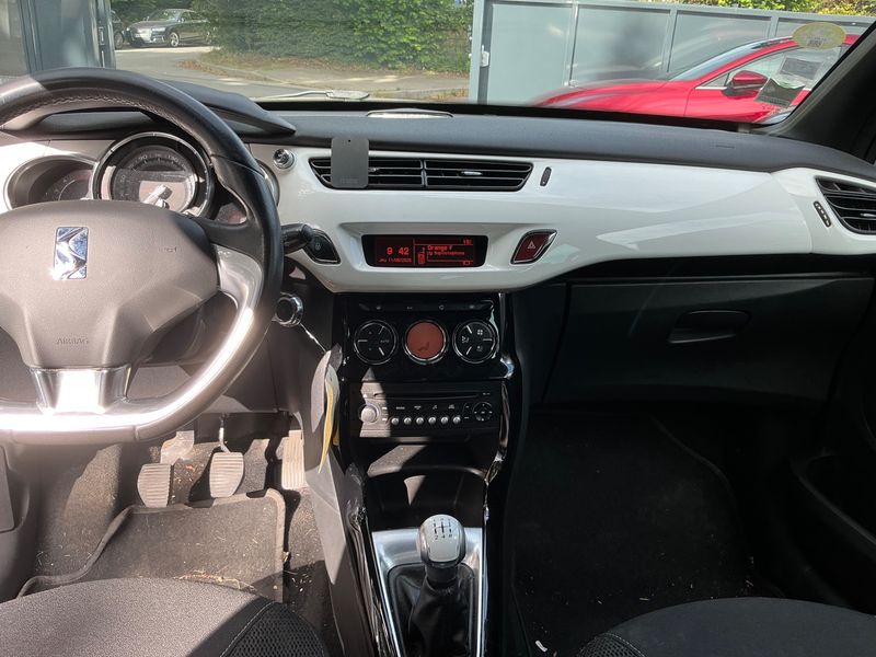 Citroen DS3 1.6 HDi SoChic — zdjęcie 12