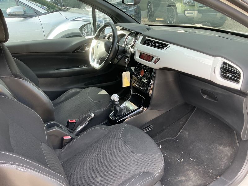 Citroen DS3 1.6 HDi SoChic — zdjęcie 11