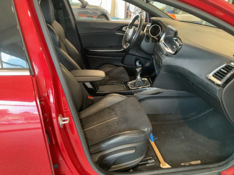 Kia pro_cee'd 1.4 TGDI GT Line — zdjęcie 11