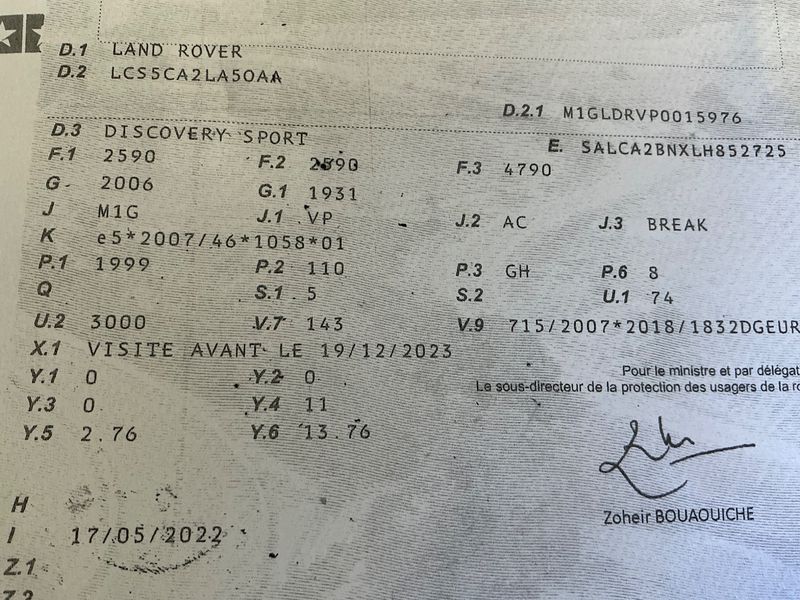 Land Rover Discovery Sport D150 Mild-Hybrid Business AWD — zdjęcie 15