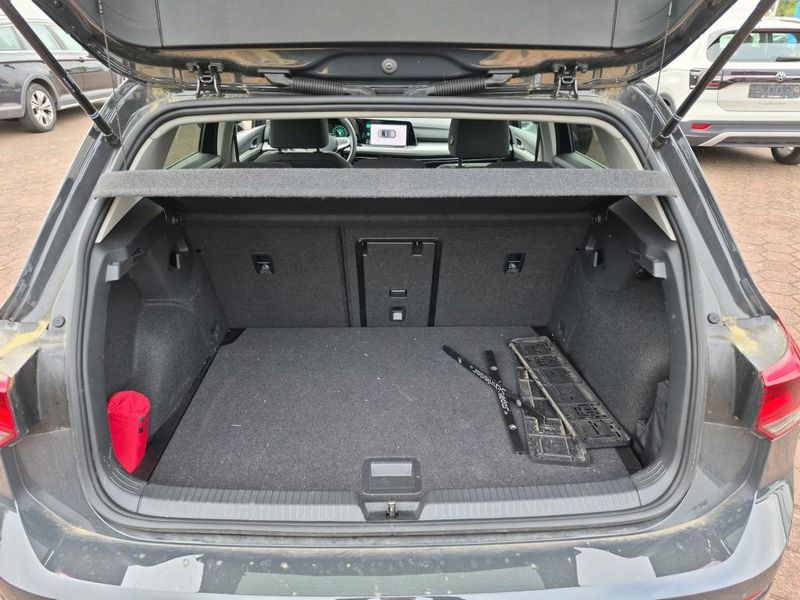 Volkswagen Golf VIII 1.0 TSI Move — zdjęcie 18