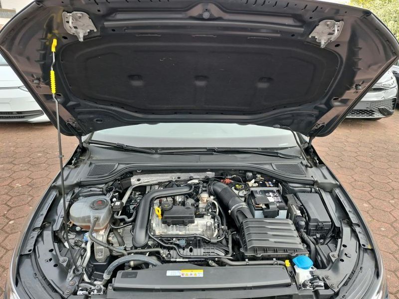Volkswagen Golf VIII 1.0 TSI Move — zdjęcie 8