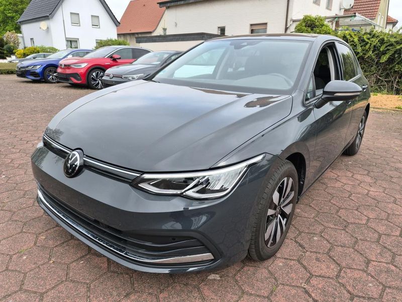 Volkswagen Golf VIII 1.0 TSI Move — zdjęcie 1