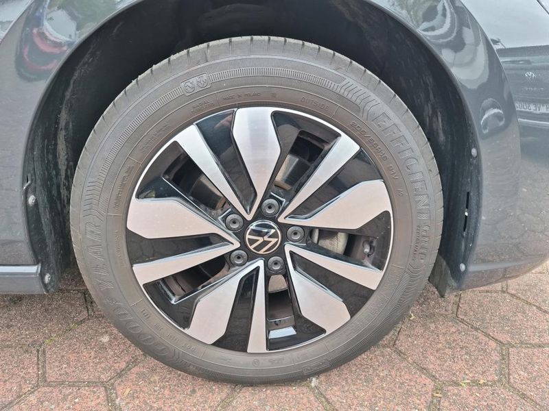 Volkswagen Golf VIII 1.0 TSI Move — zdjęcie 23