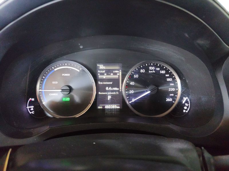 Lexus IS-Serie IS 300h Business — zdjęcie 12