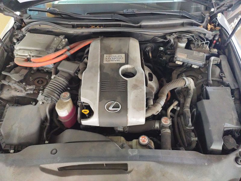 Lexus IS-Serie IS 300h Business — zdjęcie 8