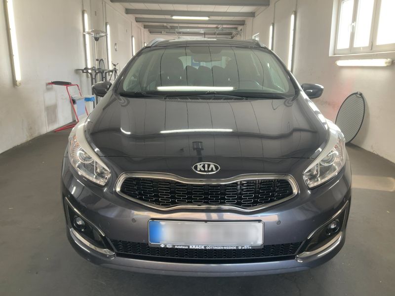 Kia cee'd 1.6 CRDi Dream Team — zdjęcie 9