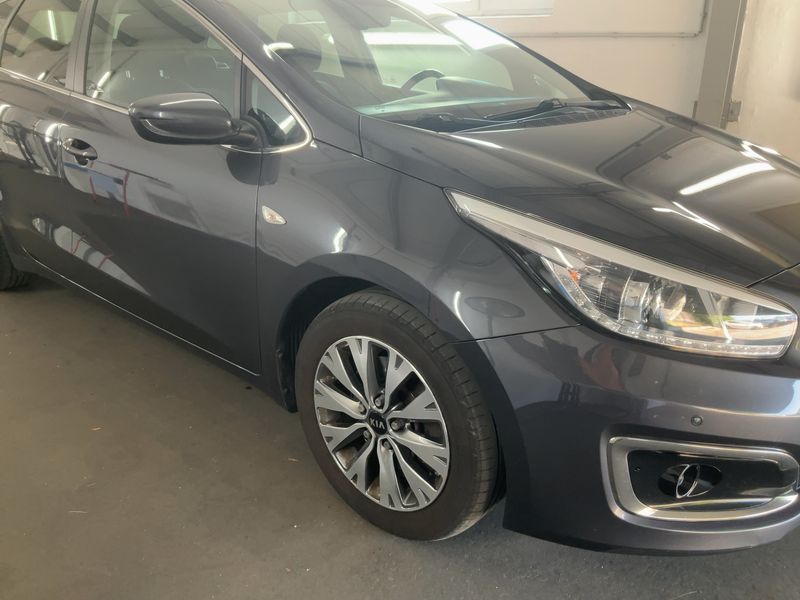 Kia cee'd 1.6 CRDi Dream Team — zdjęcie 8