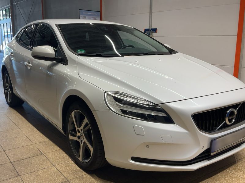 Volvo V40 2.0 D2 Momentum — zdjęcie 8