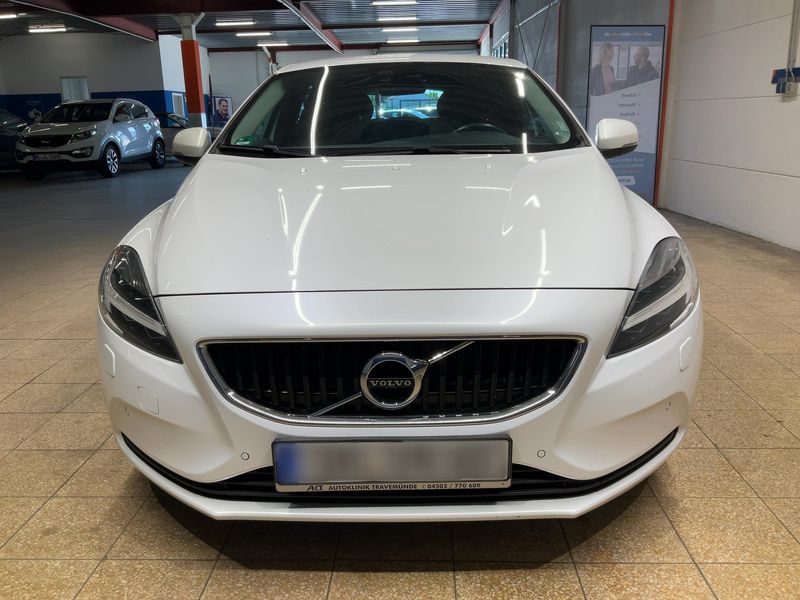 Volvo V40 2.0 D2 Momentum — zdjęcie 9