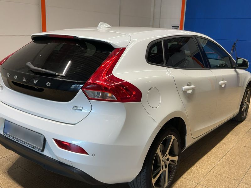 Volvo V40 2.0 D2 Momentum — zdjęcie 6