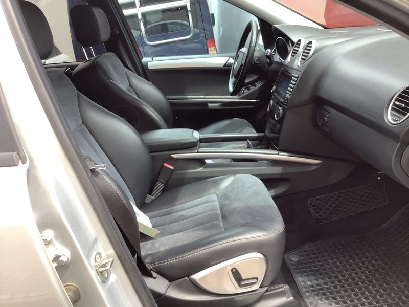 Mercedes-Benz M-Klasse ML 320 CDI — zdjęcie 11