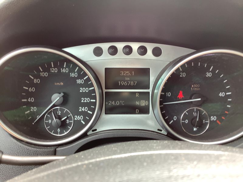Mercedes-Benz M-Klasse ML 320 CDI — zdjęcie 13