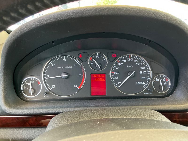 Peugeot 407 2.0 HDi ST Confort Pack — zdjęcie 4