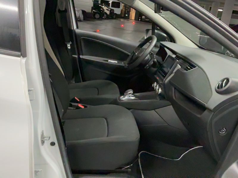 Renault Zoe electric drive 51 kW Life — zdjęcie 11