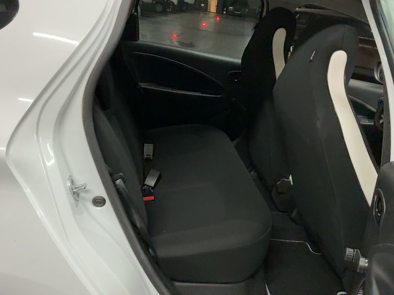 Renault Zoe electric drive 51 kW Life — zdjęcie 14