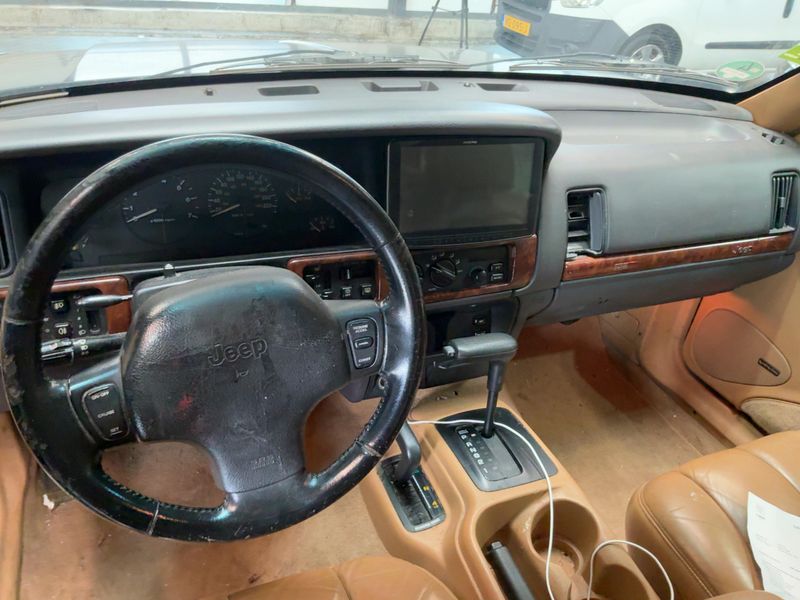 Jeep Grand Cherokee 5.2 V8 Ltd. — zdjęcie 12