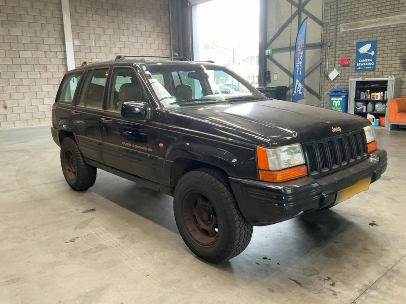 Jeep Grand Cherokee 5.2 V8 Ltd. — zdjęcie 8