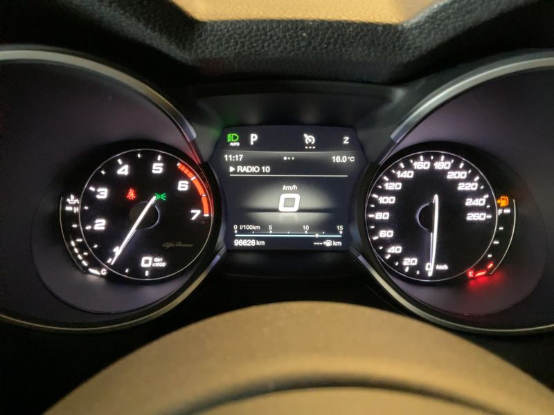 Alfa Romeo Stelvio 2.0 Turbo Super Q4 — zdjęcie 13