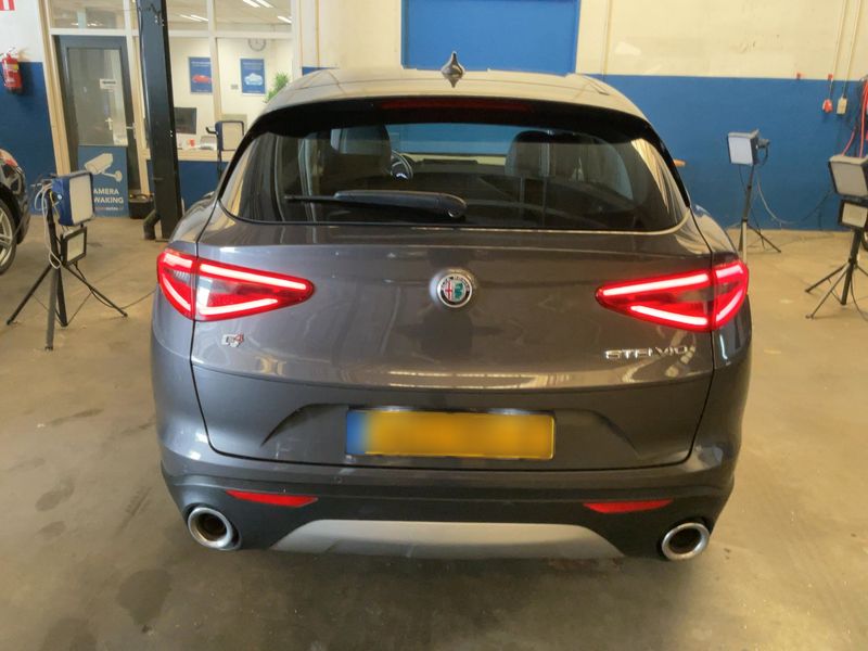 Alfa Romeo Stelvio 2.0 Turbo Super Q4 — zdjęcie 5