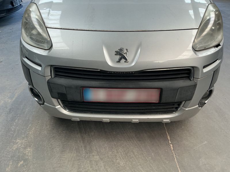 Peugeot Partner 1.6 HDi Outdoor 2012 – снимка 49