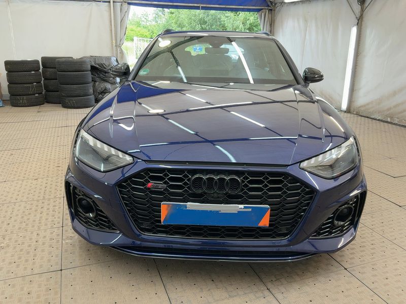 Audi RS 4 2.9 TFSI quattro — zdjęcie 9